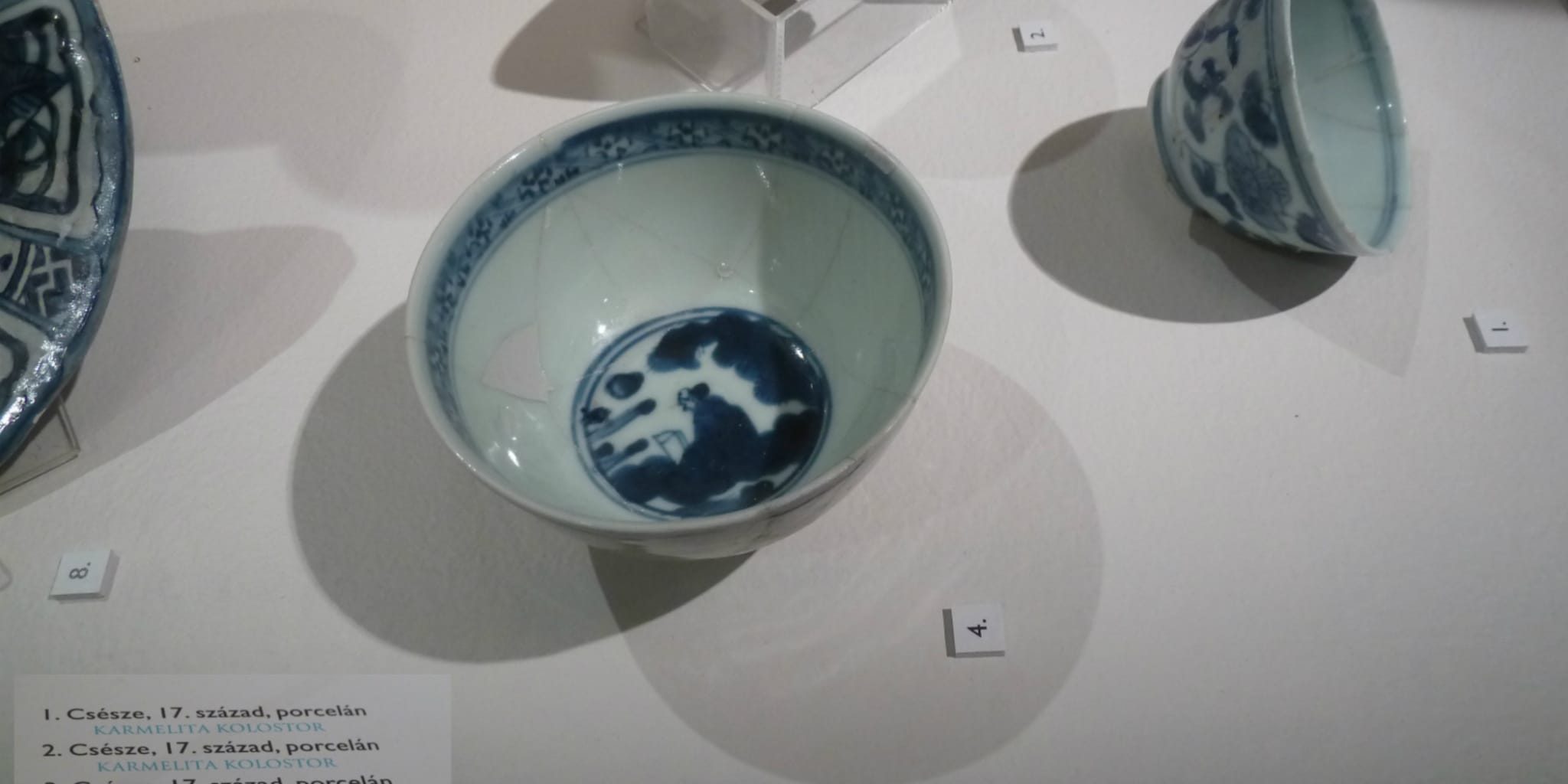 Porcelán csésze a 17. századból