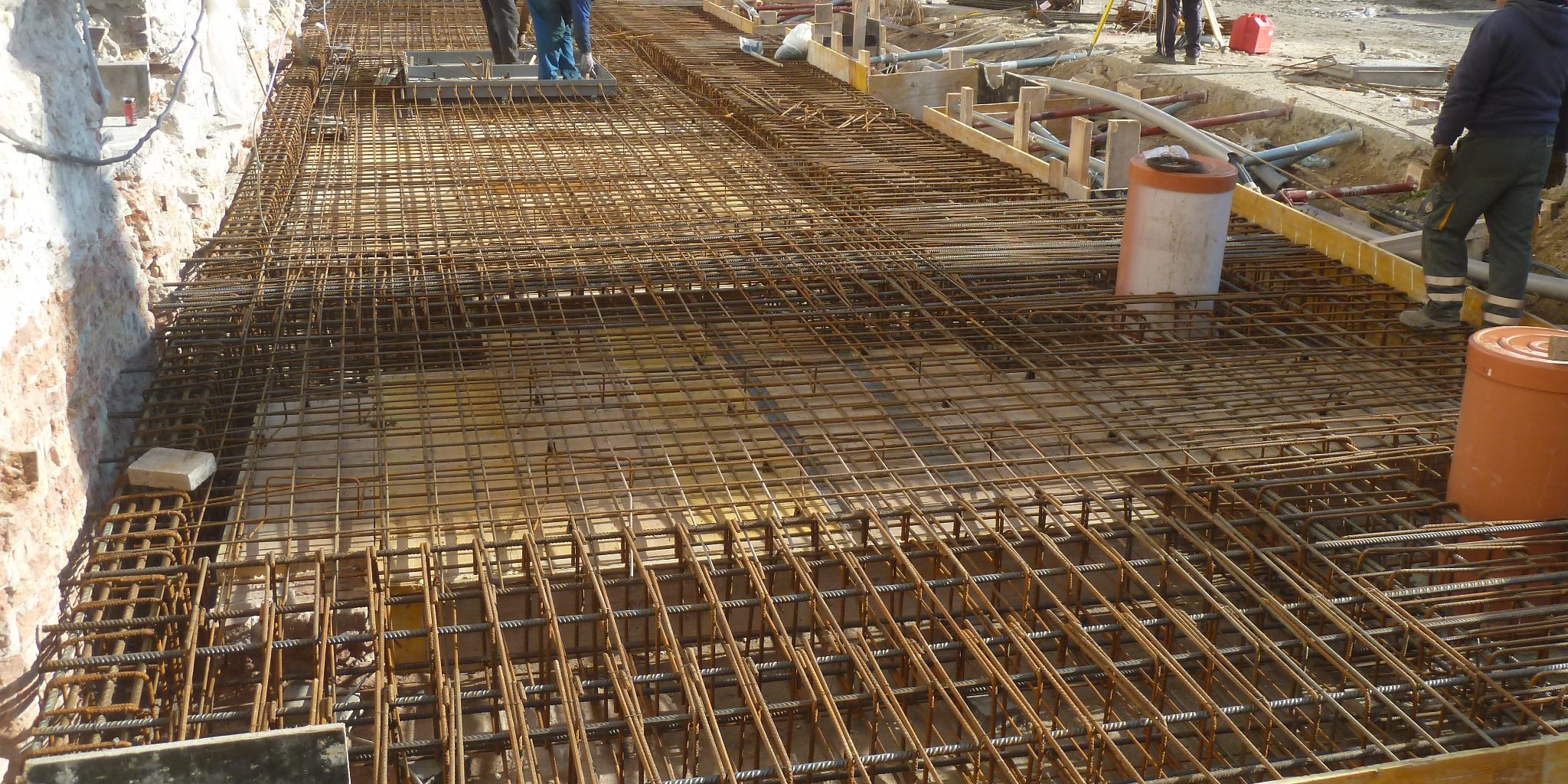 8 tonnányi acél a vasszereléshez