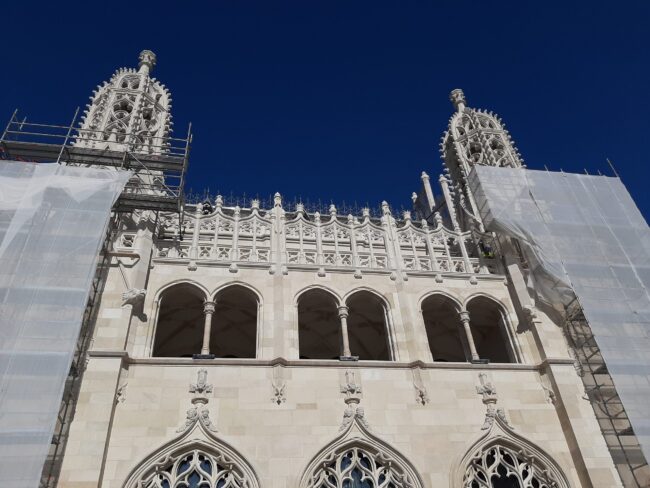 Újjászületett főhomlokzati részlet